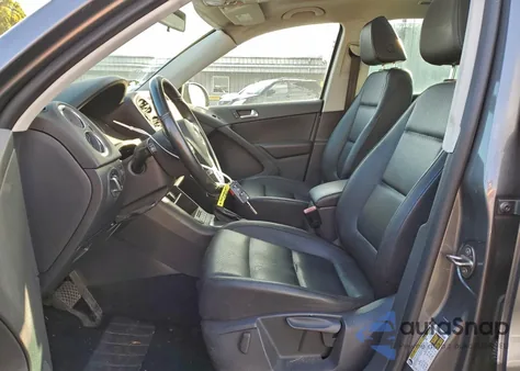 2012 Volkswagen Tiguan S из США, поврежденный, VIN WVGAV7AX0CW005870